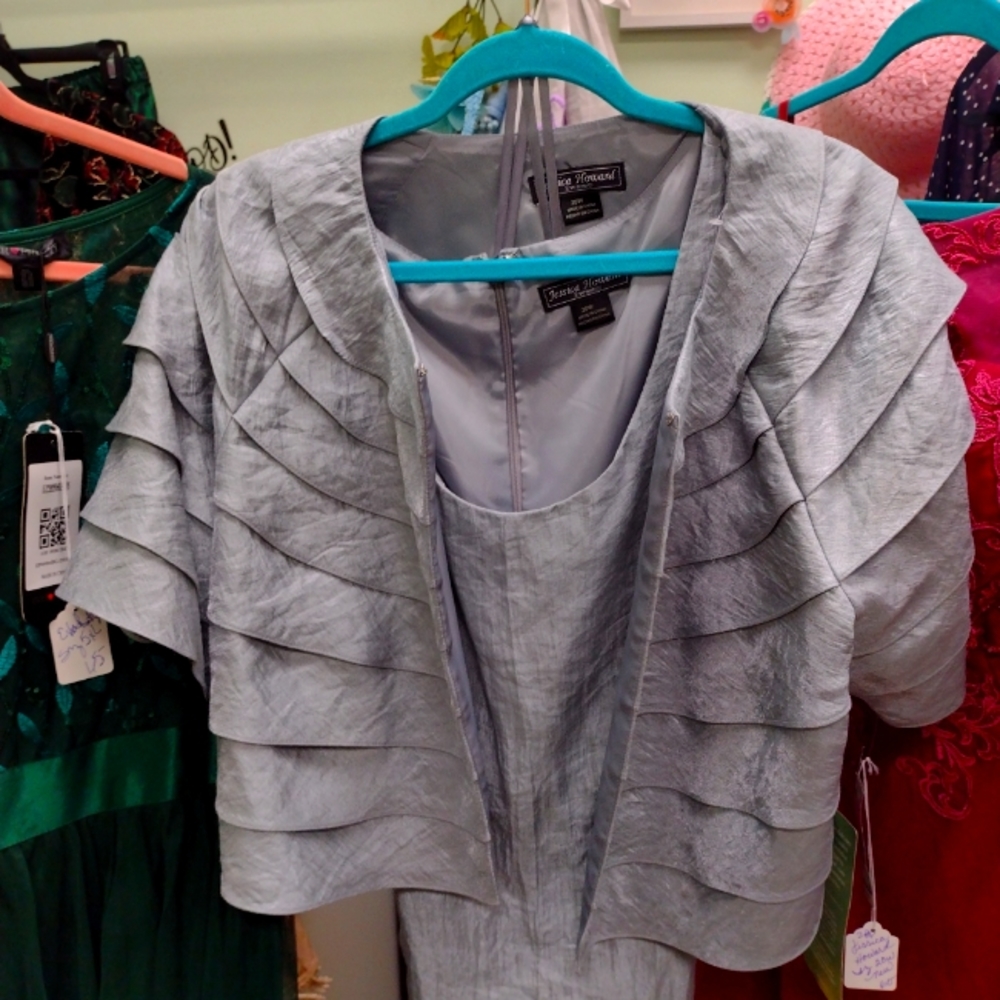 Jessica Howard 2 pc size 22w color silver